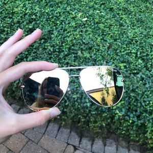 Quay oversized sunglasses. Tan